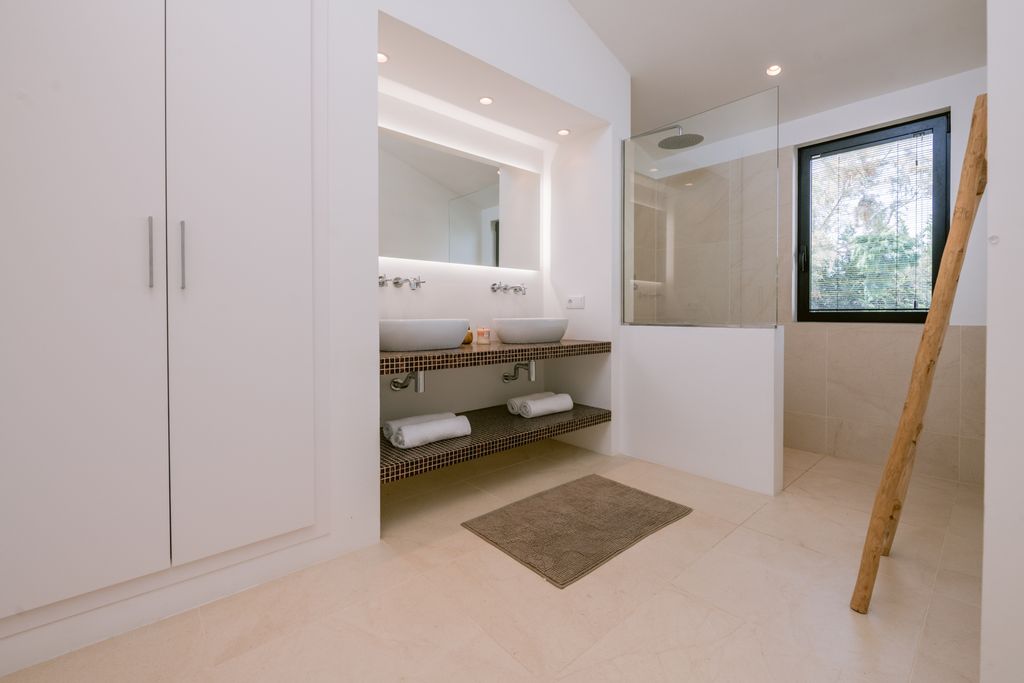 Five Bedroom Villa in Jesús thumbnail 21