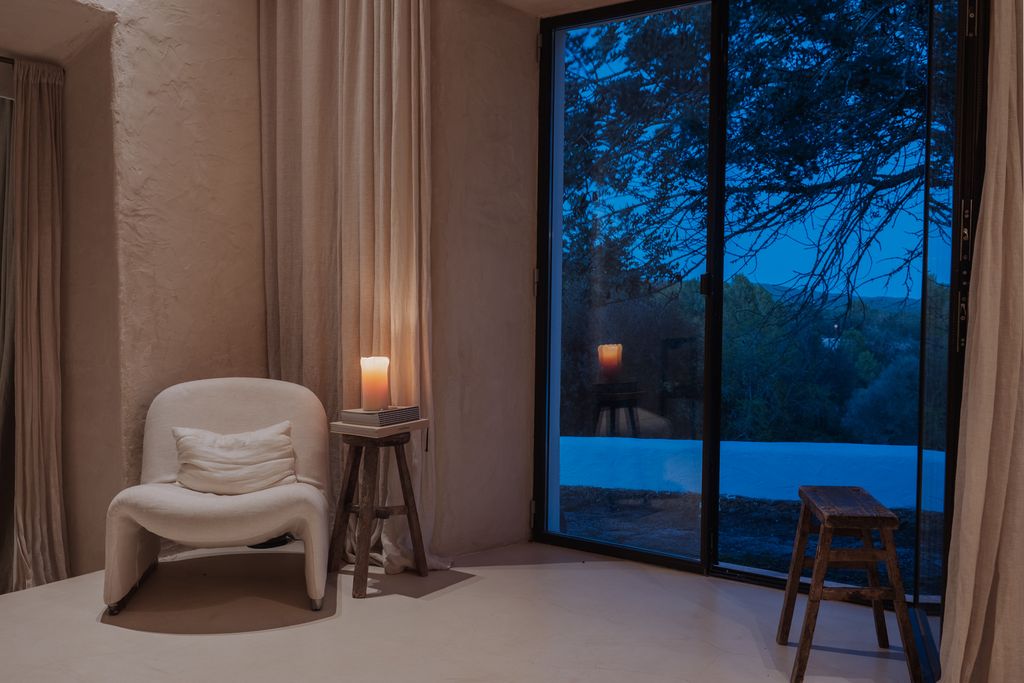 Residence 22 thumbnail 2