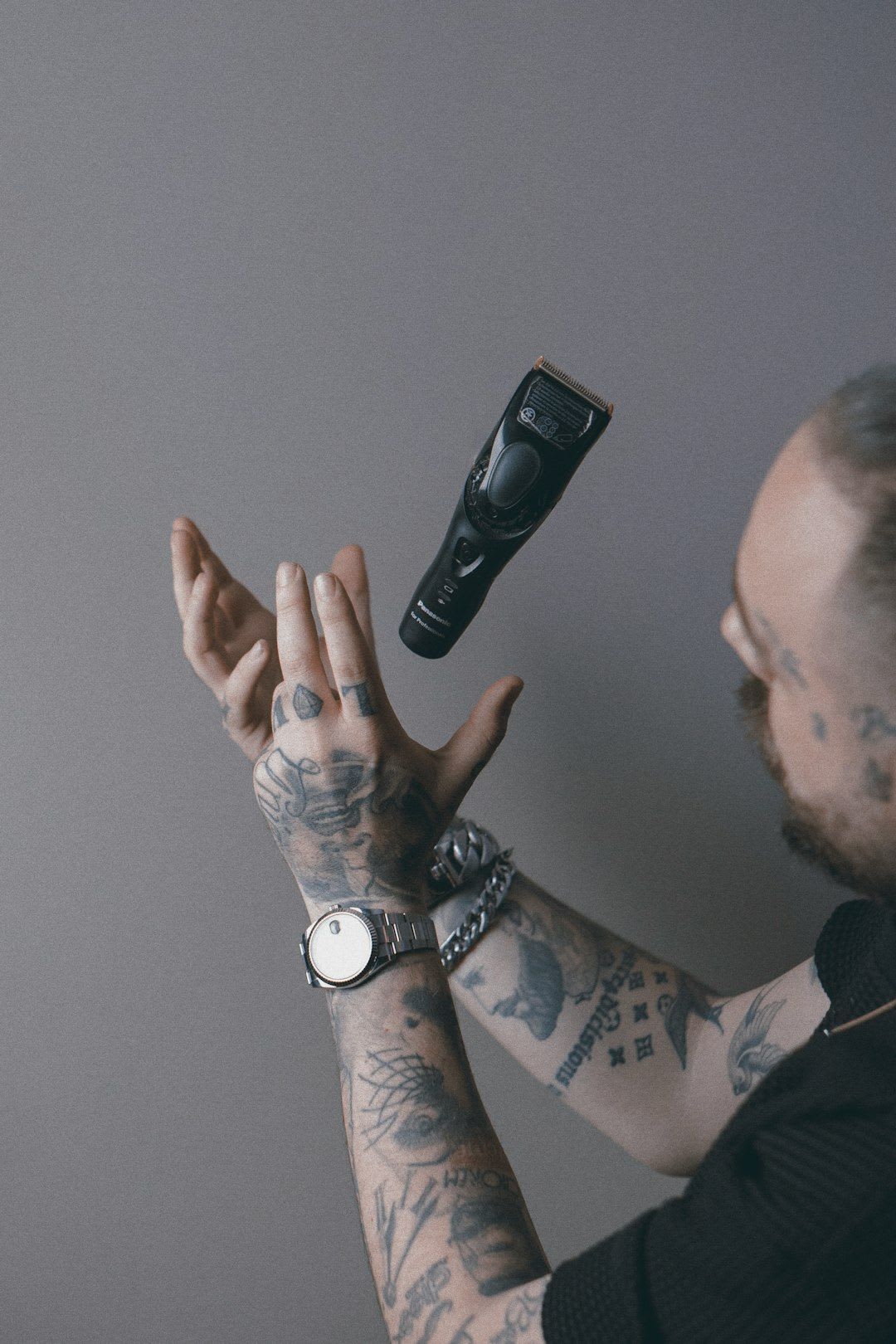 Ein Panasonic Rasierer der Arc3-Serie in modernem Design, der das gute Preis-Leistungs-Verhältnis repräsentiert. | Foto: Michael Dagonakis