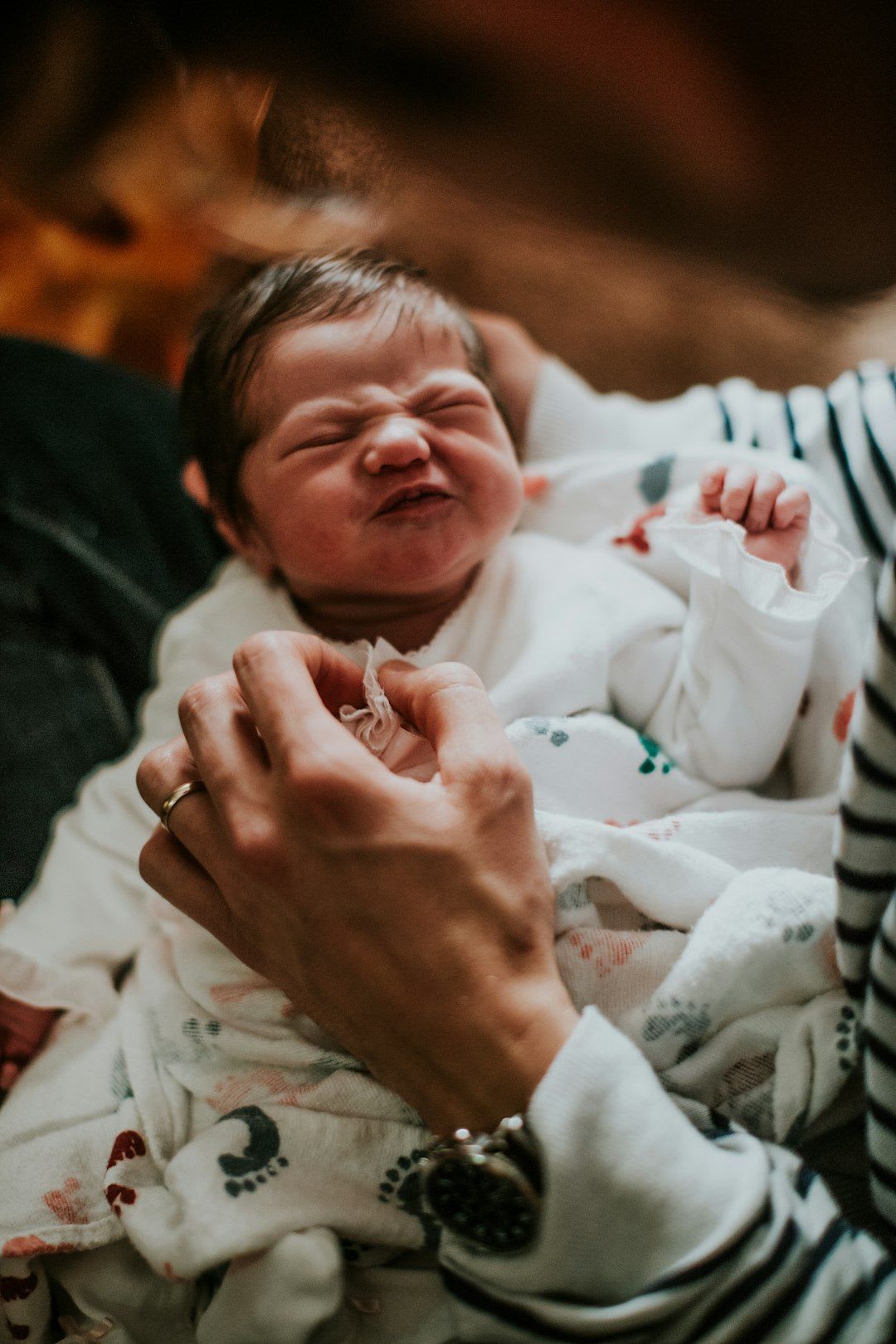 Nahaufnahme des 5-Punkt-Gurtsystems in einem leeren Kinderwagen-Sitz, ein zentrales Sicherheitsmerkmal im Kinderwagen Guide. | Foto: Brytny.com