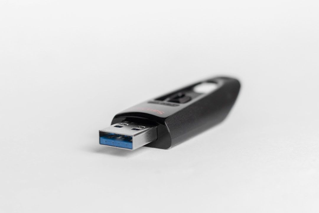 Auswahl des USB-Sticks im Boot-Menü des Computers für eine saubere Neuinstallation von Windows 11 per ISO-Datei. | Foto: Sara Kurfeß
