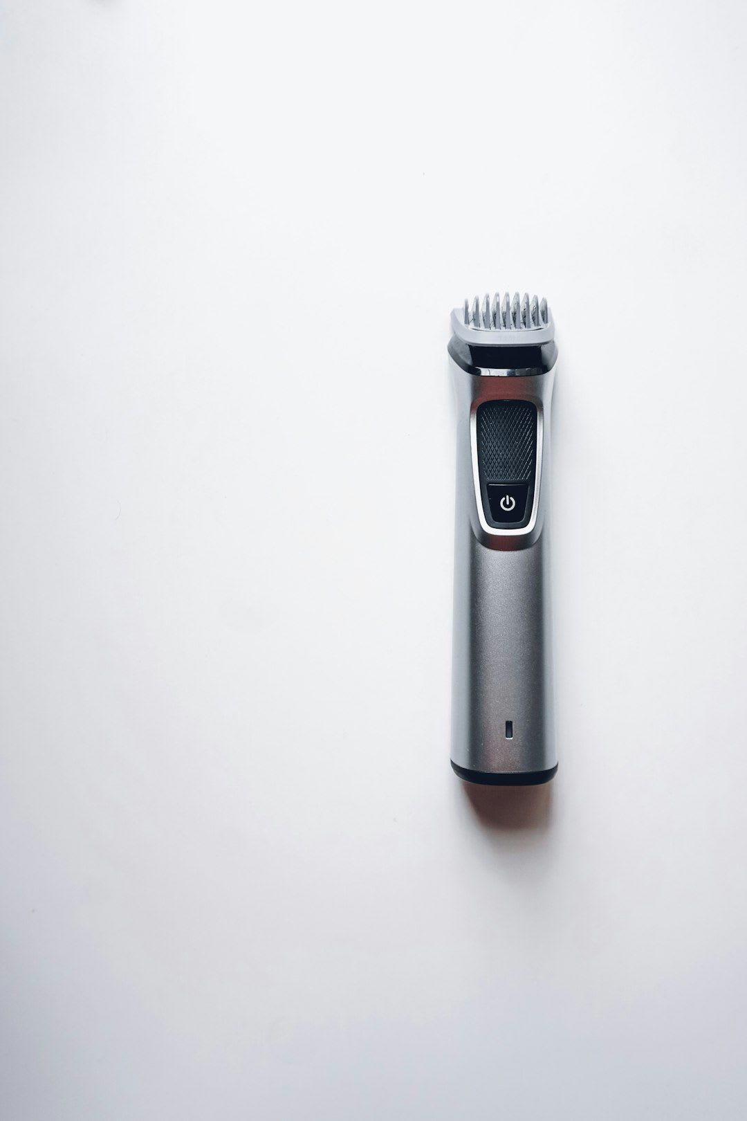 Der Braun Series 9 Pro im Reiseetui, die Anleitung gibt Tipps für die Nutzung und Pflege auf Reisen. | Foto: Juan Domenech