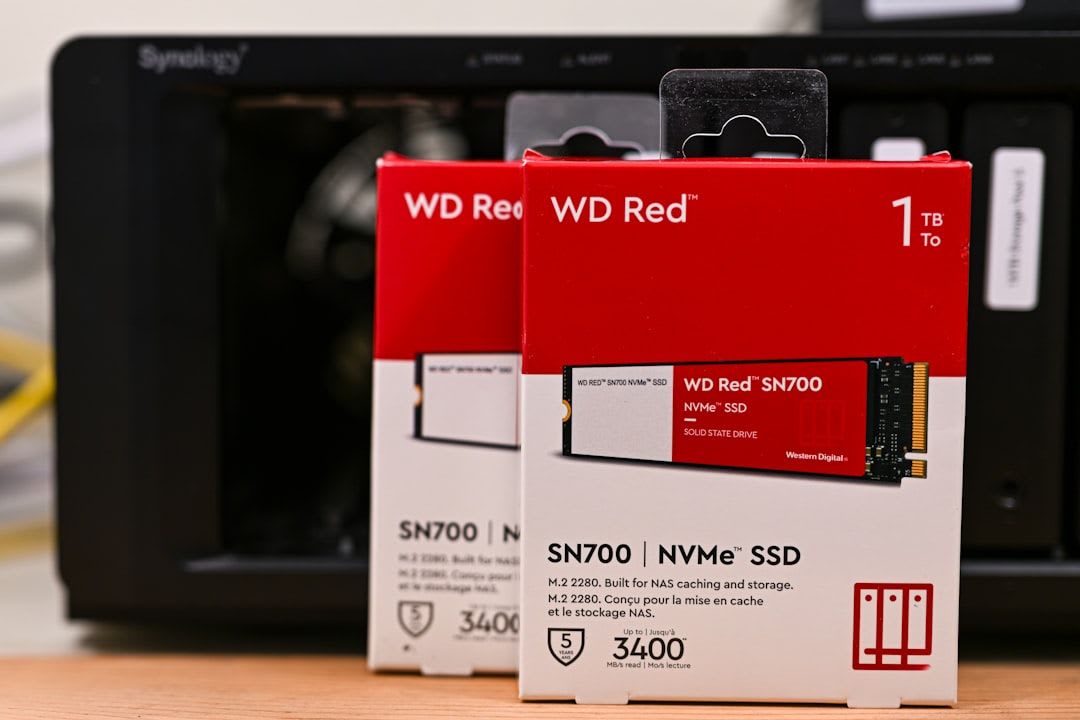 Eine neue SSD in Windows einrichten: Die Datenträgerverwaltung zeigt das neu eingebaute, unformatierte Laufwerk an. | Foto: Michael Kahn