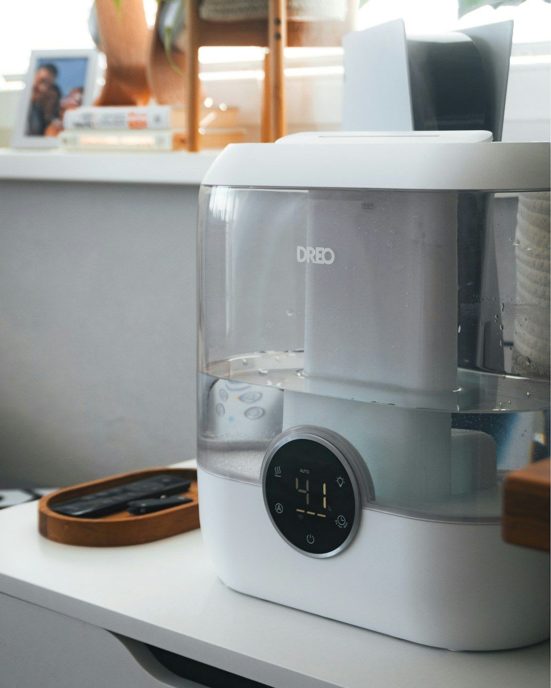 Ein elektrischer Dampfsterilisator als moderne Methode, um Flaschen für selbstgemachten Saft hygienisch zu reinigen. | Foto: Matúš Gocman
