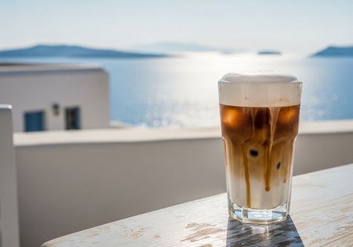 Freddo Cappuccino: Griechischer Eiskaffee | Kaffeexperten