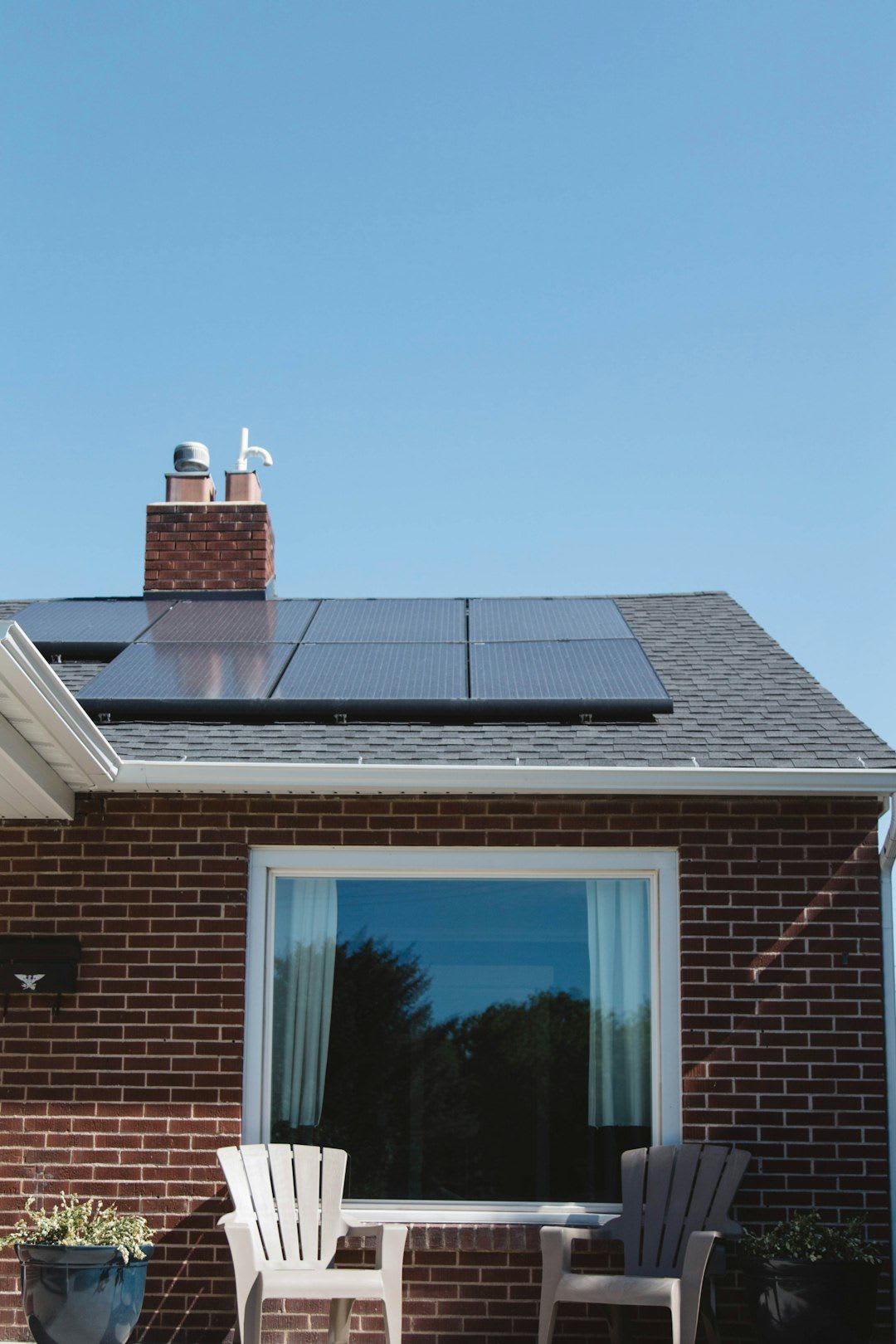 Moderne, energieeffiziente Haushaltsgeräte wie LED-Lampen helfen dabei, die Stromkosten pro kWh aktiv zu senken. | Foto: Vivint Solar