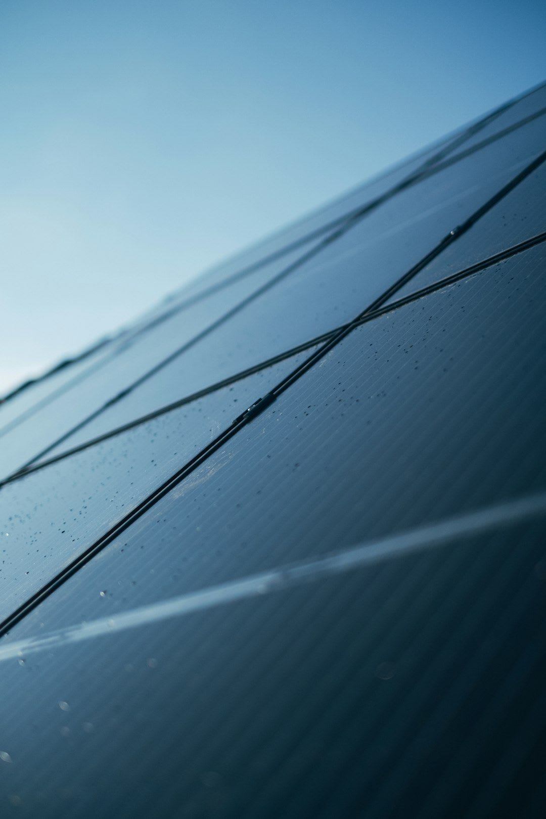 Detailaufnahme des Getriebes der Mechanik, ein zentrales Bauteil, wenn man einen Solar Tracker selber bauen möchte. | Foto: Benjamin Jopen