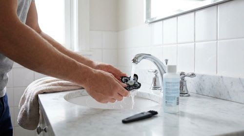Elektrorasierer reinigen: Anleitung & Tipps für Hygiene | Groomxperten