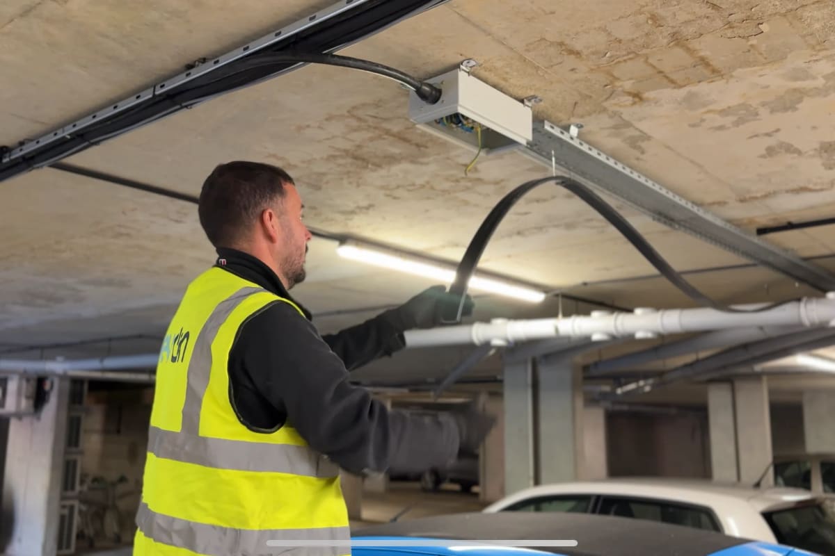 EV-ON engineer installing Wieland flat cable busbar system at Portland Court
