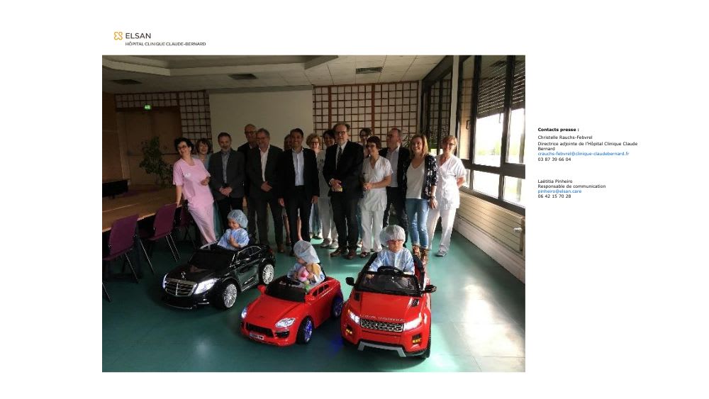 Enfants en tenues de bloque dans de petites voitures rouge et noirs pour leur permette de  ne pas avoir peur accompagner de l'équipe : L’Hôpital-Clinique Claude Bernard est aujourd’hui dotée de 3 voitures, financées par le Rotary club de Hagondange.
