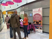 Stand d'information de l'association Etincelle pour les soins de support