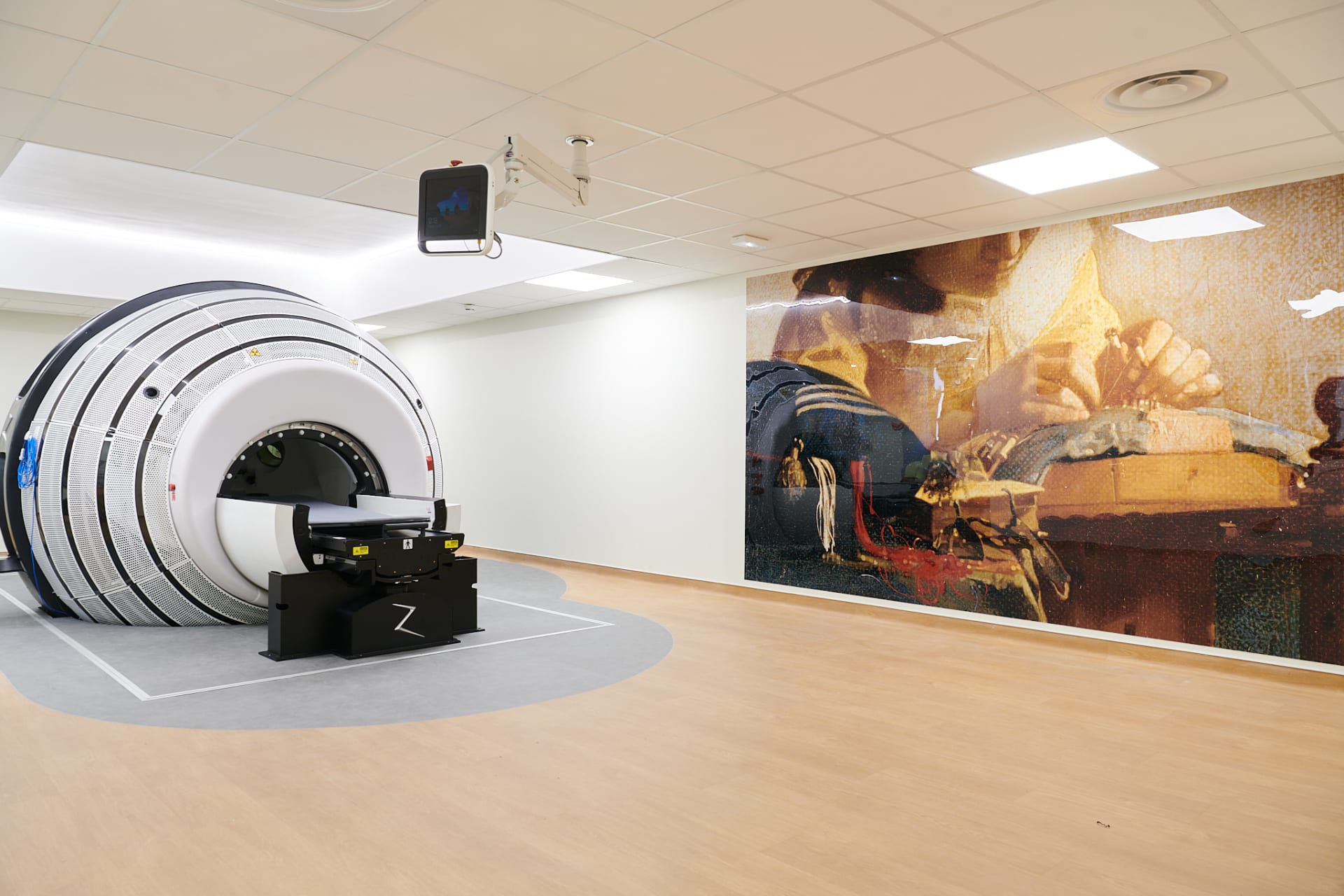 L'hôpital Lariboisière AP-HP et ELSAN s'associent pour offrir au patient un équipement de dernière génération en radiochirurgie: le ZAP-X®