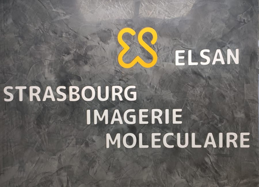 Implanté en plein