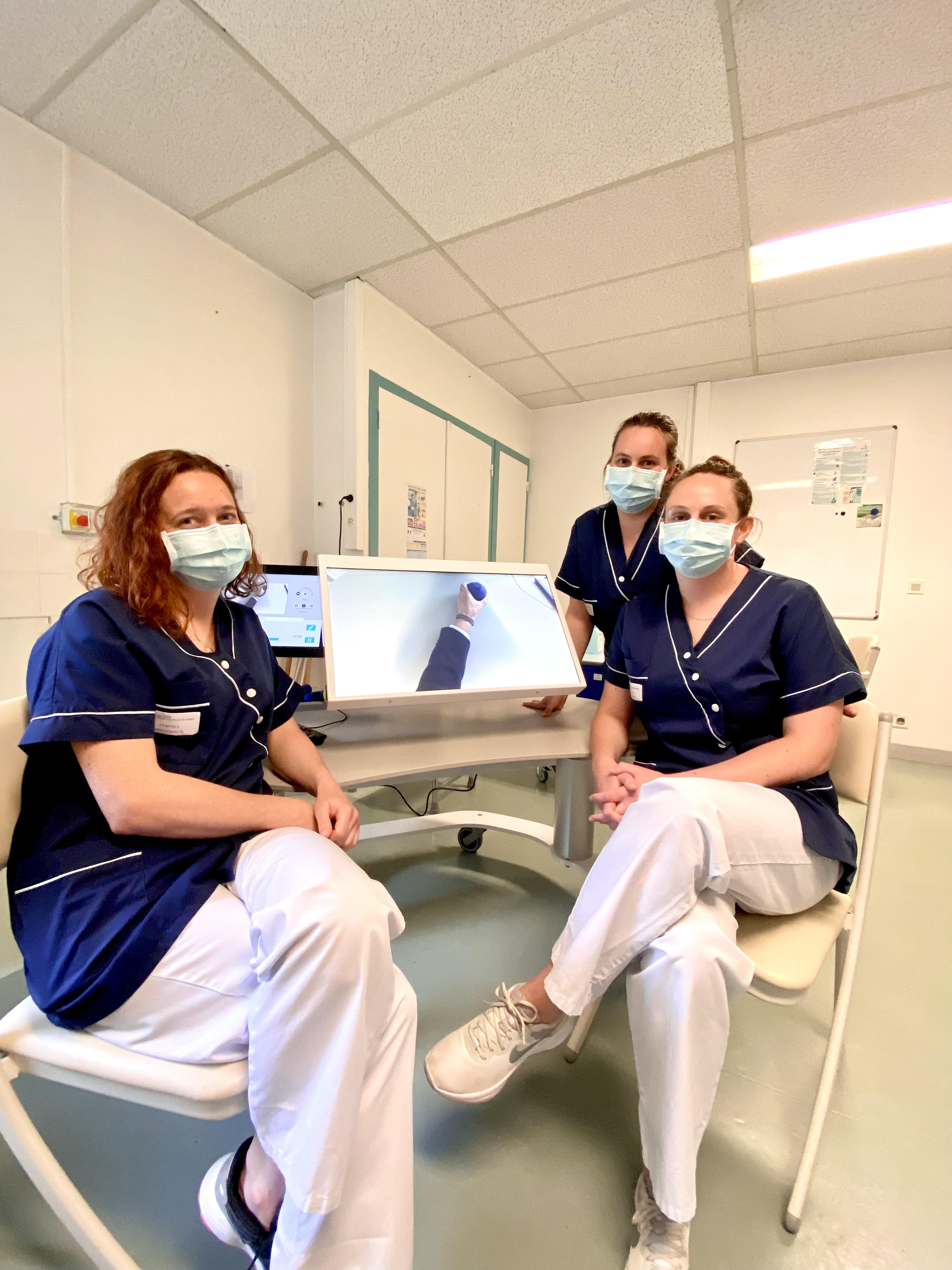 équipe médical avec la machine
