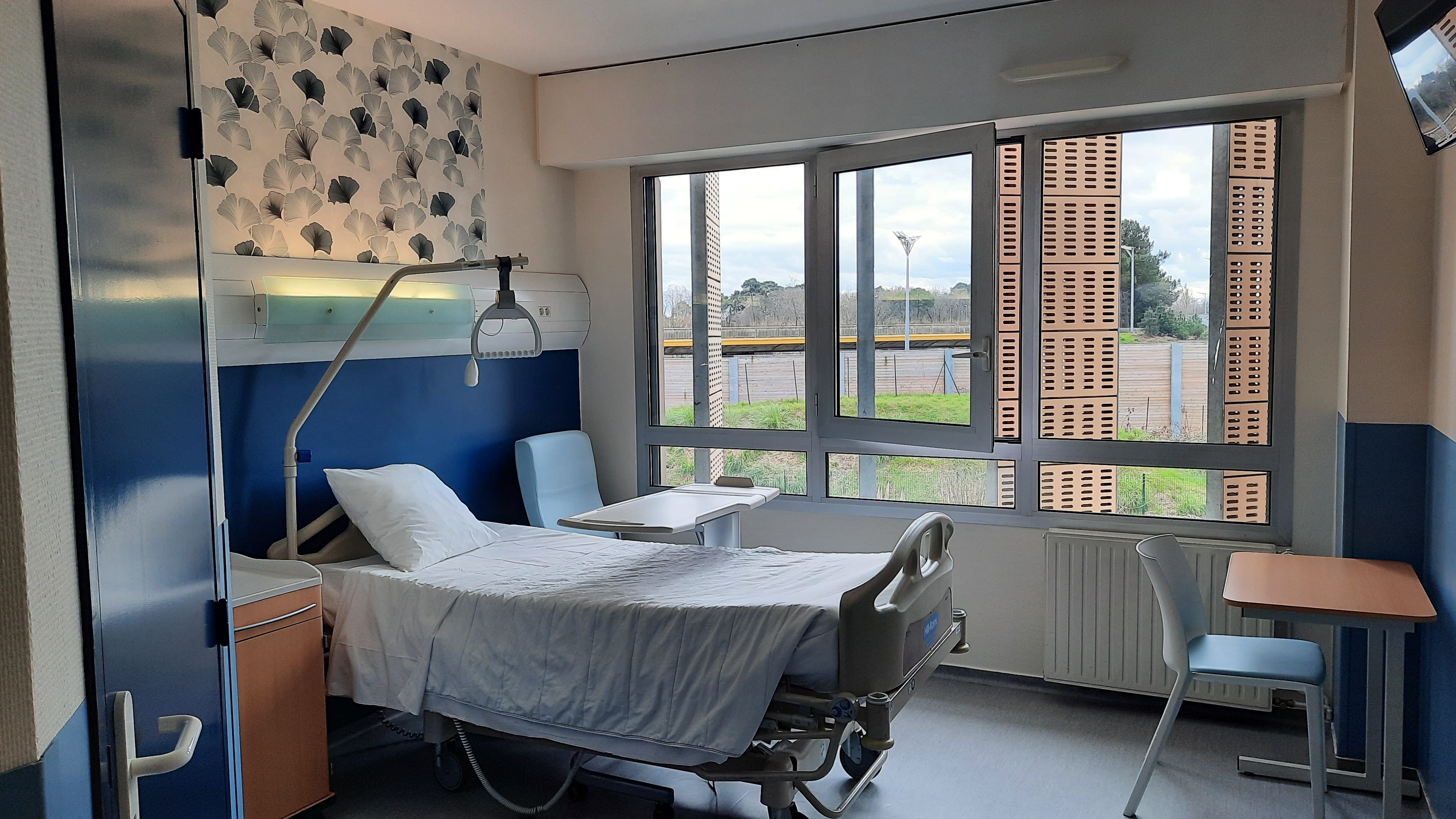 Chambre de clinique moderne ELSAN