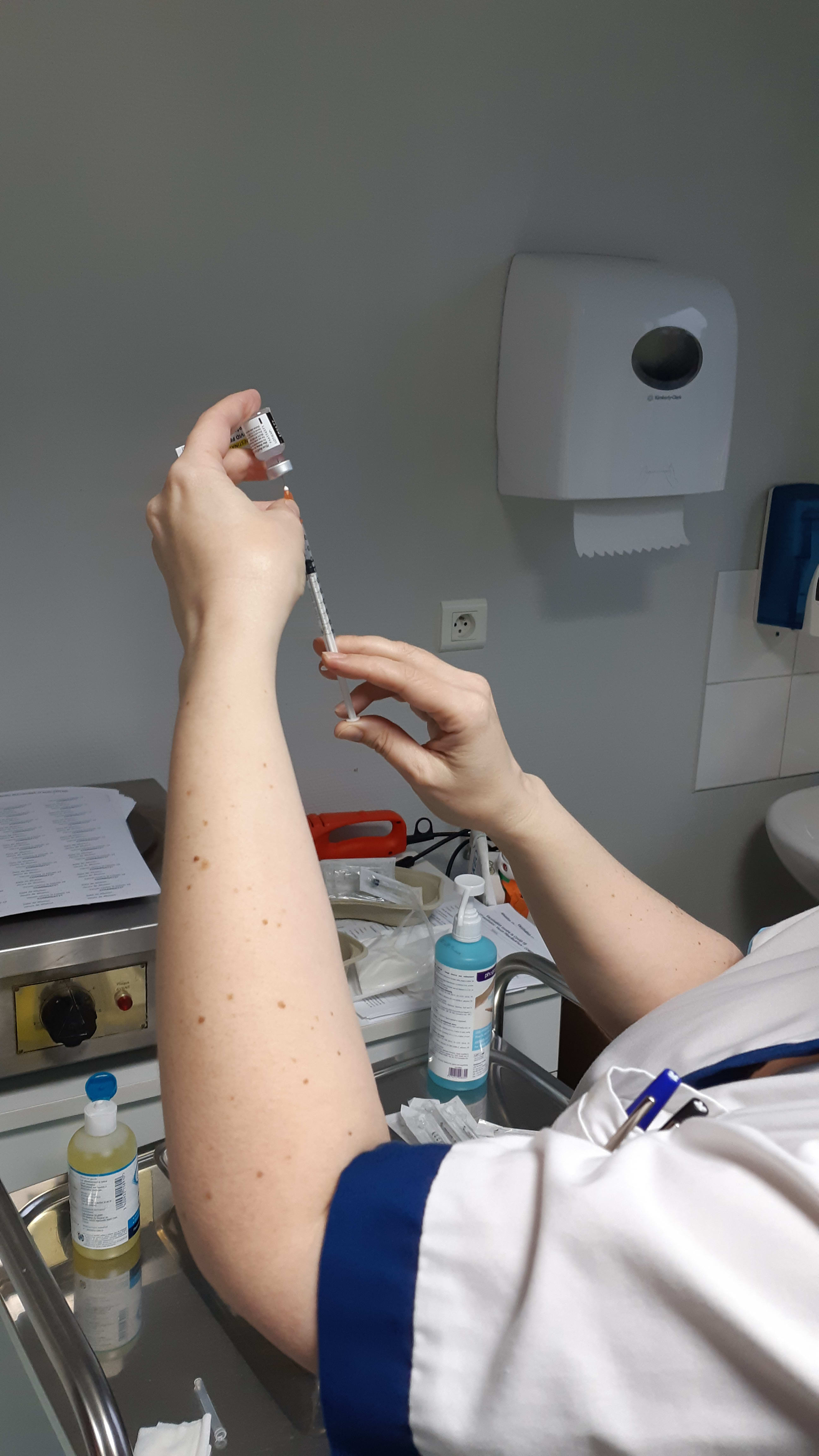 La polyclinique du Val de Loire vaccine son personnel