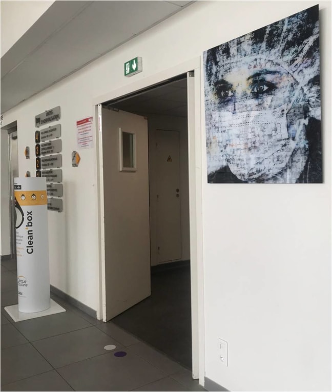 Tableau "Hommage" hall de la clinique