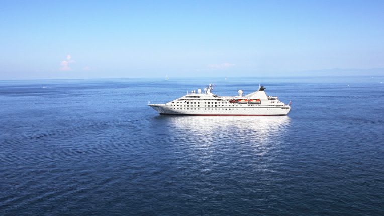Des cas d'hantavirus se sont déclarés sur un navire de croisière, le MV Hondius, dans l'Atlantique, début mai 2026. Image d'un paquebot sur la mer.
