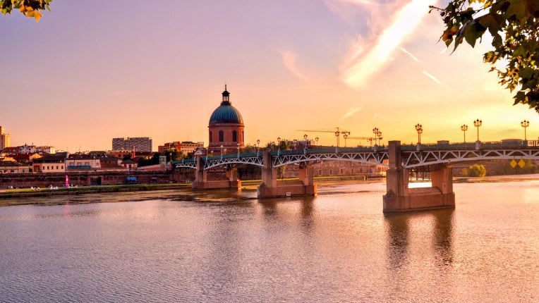 rdv vaccin fievre jaune. Vue de Toulouse où se situe le centre de vaccination internationale ELSAN Toulouse Compans.
