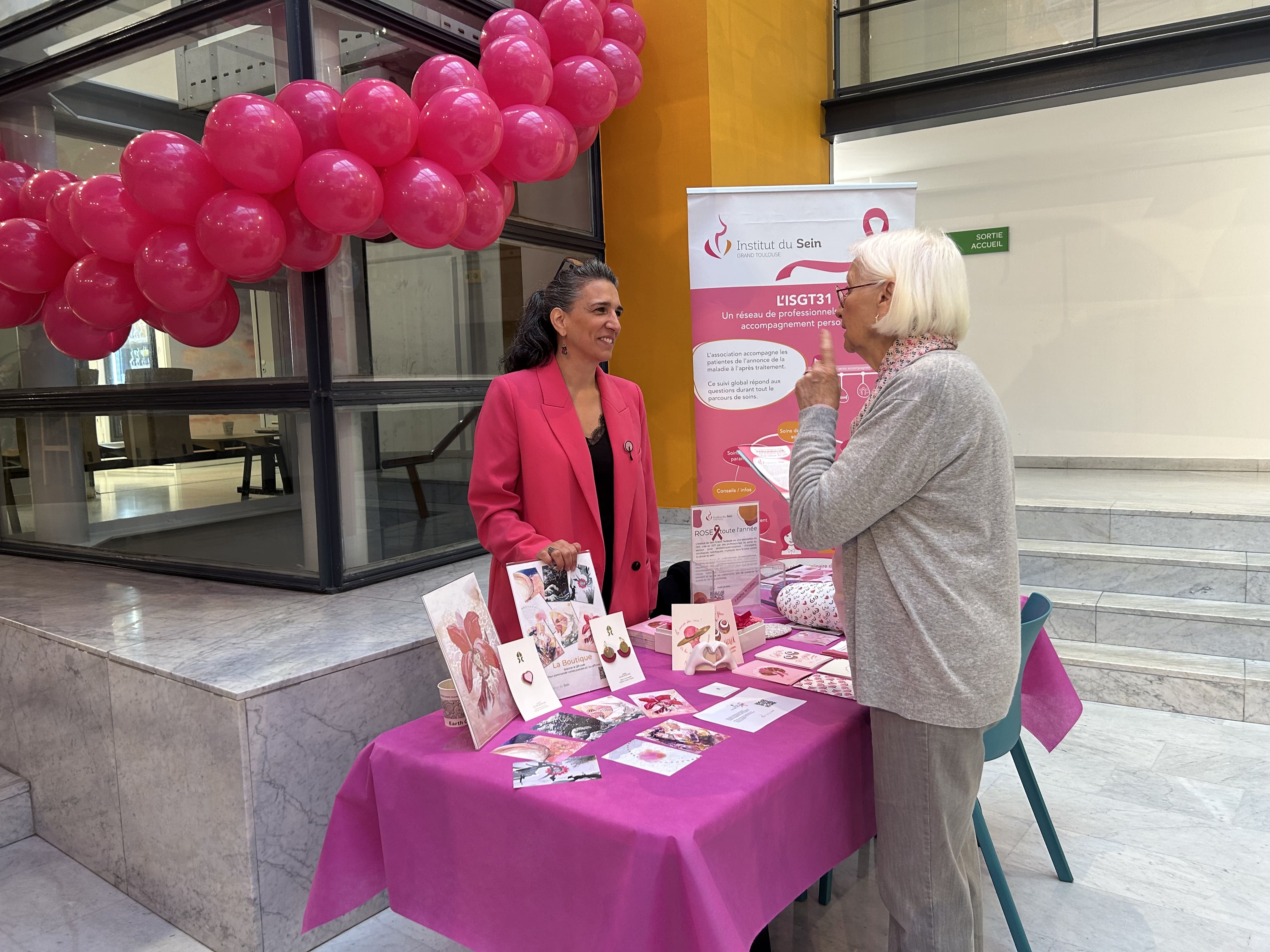 Stand d'information de l'Institut du Sein Grand Toulouse