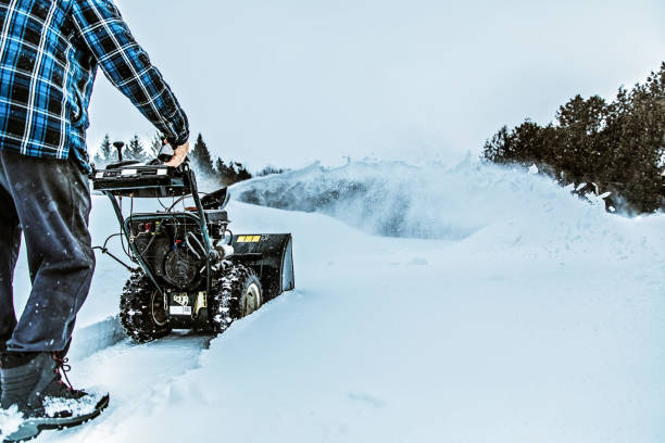 Efficient Snow Removal Service in Calgary: Keeping Your Property Clear and Safe 3 istockphoto 1289029832 612x612 1