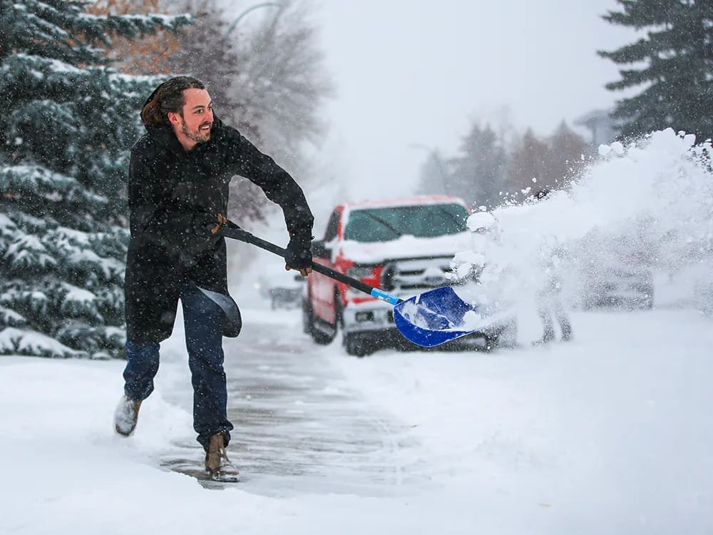 Efficient Residential Snow Removal in Calgary NW: Keeping Your Property Clear and Safe 2 snow 2