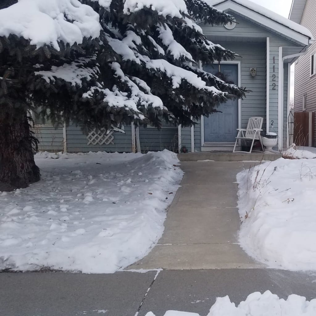 Tips to Prevent Snow Damage to your Home and Car 2 snowremoval 4