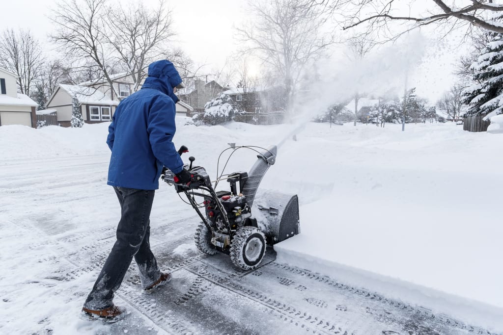 Top Tips for Efficient Snow Removal in Auburn Bay, Alberta, Canada 3 Snow Removal in Champaign IL scaled 1