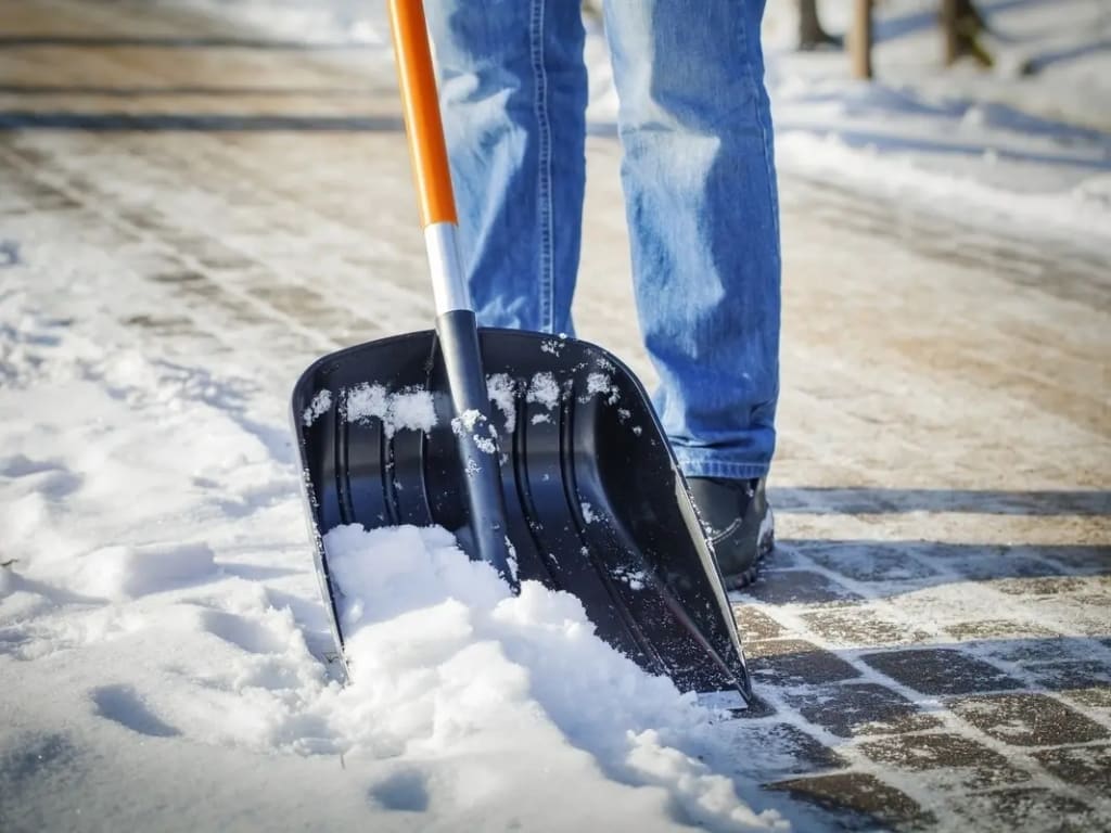Lawn Maintenance and Snow Removal 3 shutterstock 175511195 1 19201807231