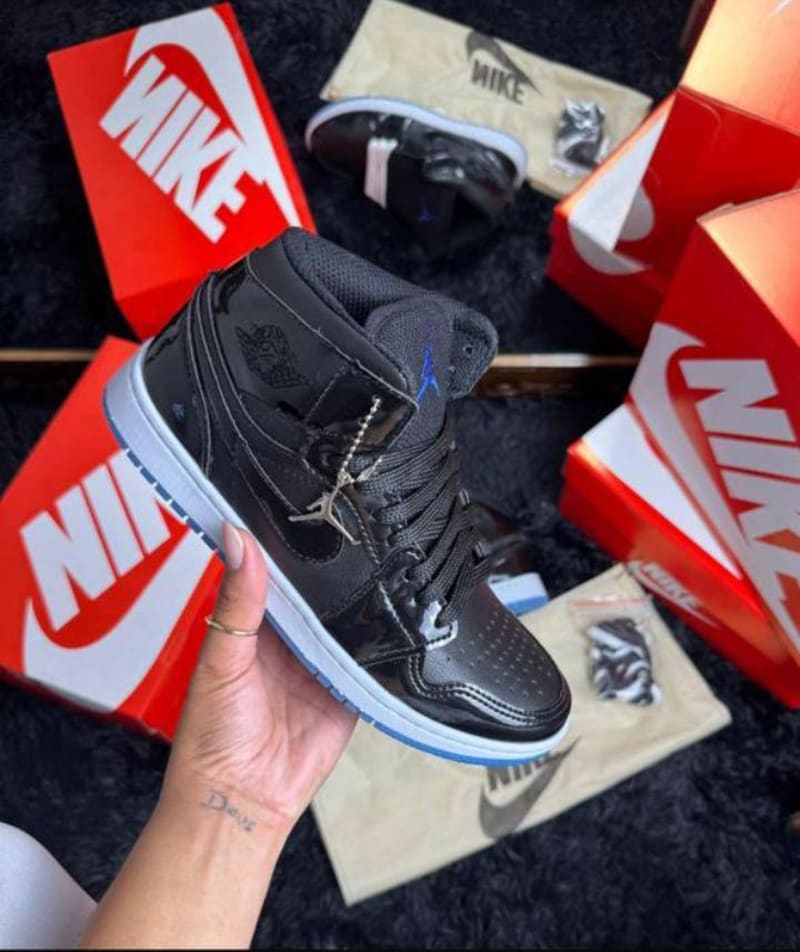 Nike Air Jordan 1 Mid SE