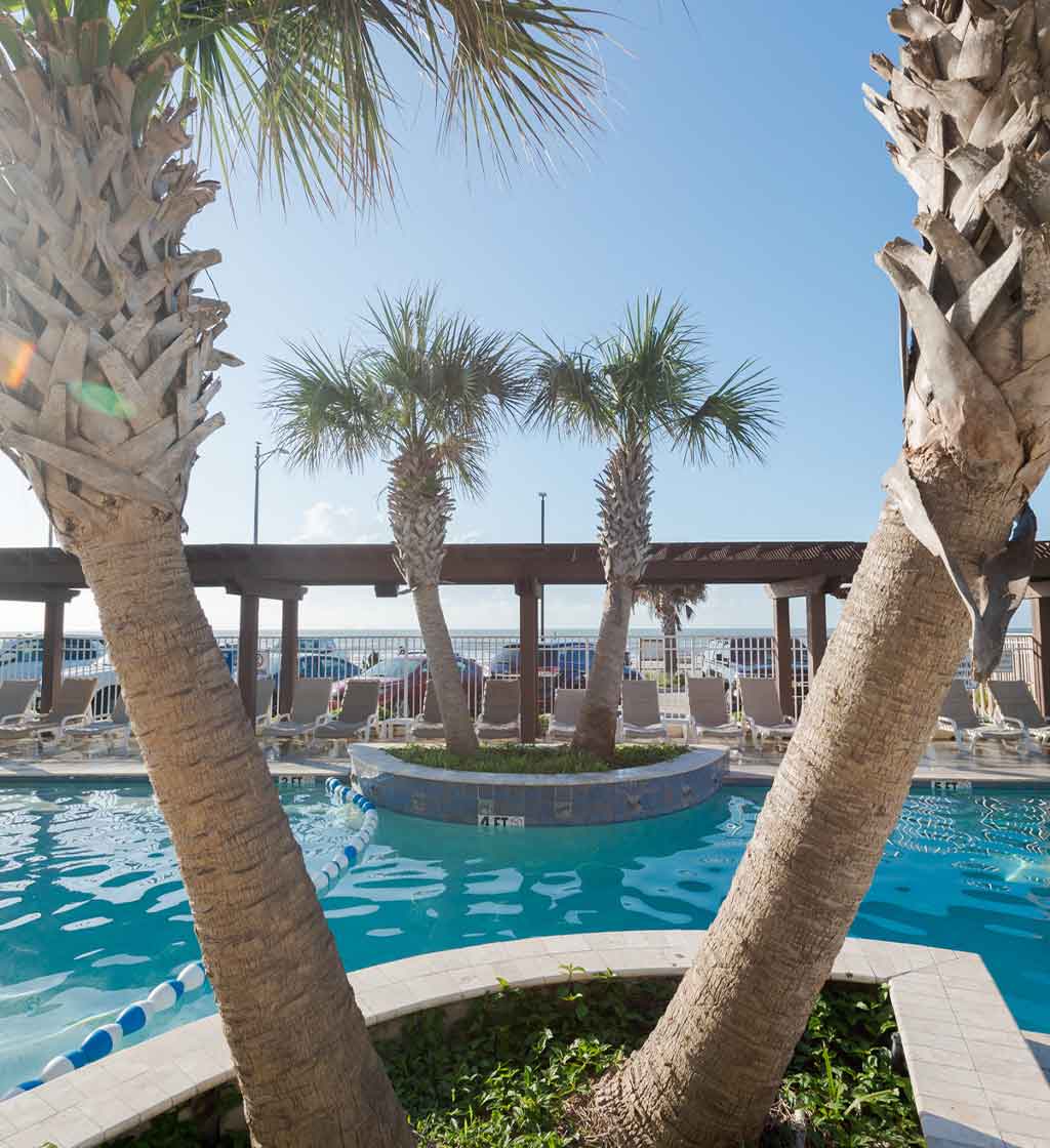 Gaido's Seaside Inn Pool Amenities