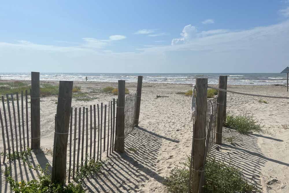 Discover Pirates Beach, Galveston, TX: A Traveler's Paradise