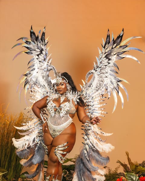 Yuma 2027 female frontline costume