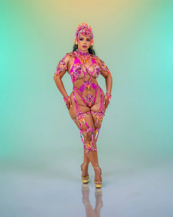 Entice Mas Zen costume 4