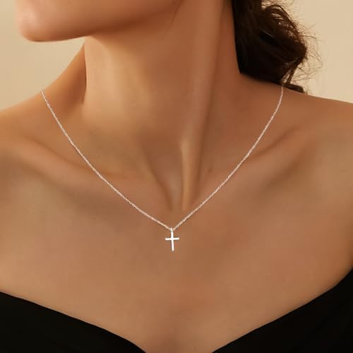 Vue 2 de Collier Croix Femme Chretienne
