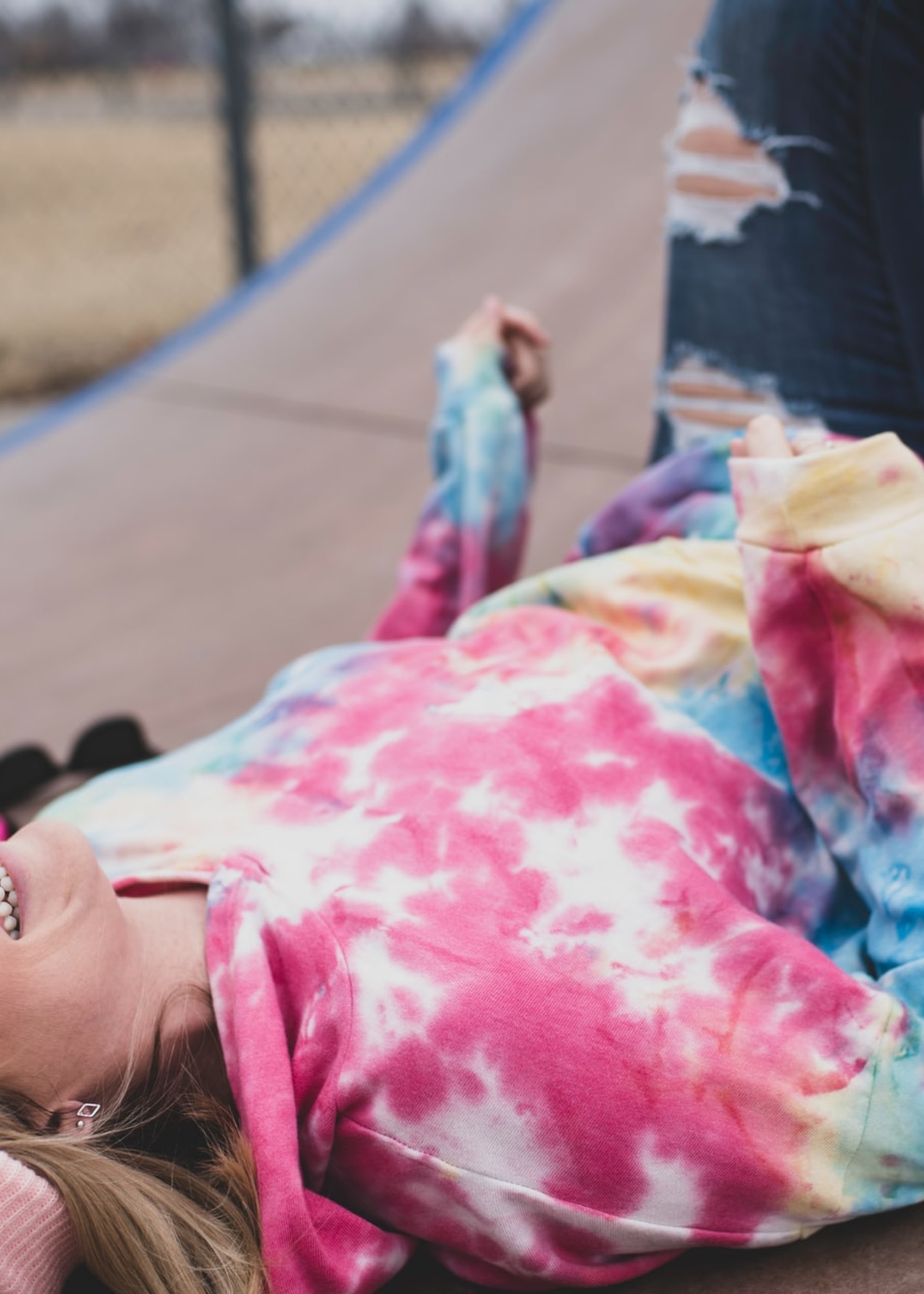 Thumbnail do post Look tie-dye: confira dicas e aposte nessa tendência