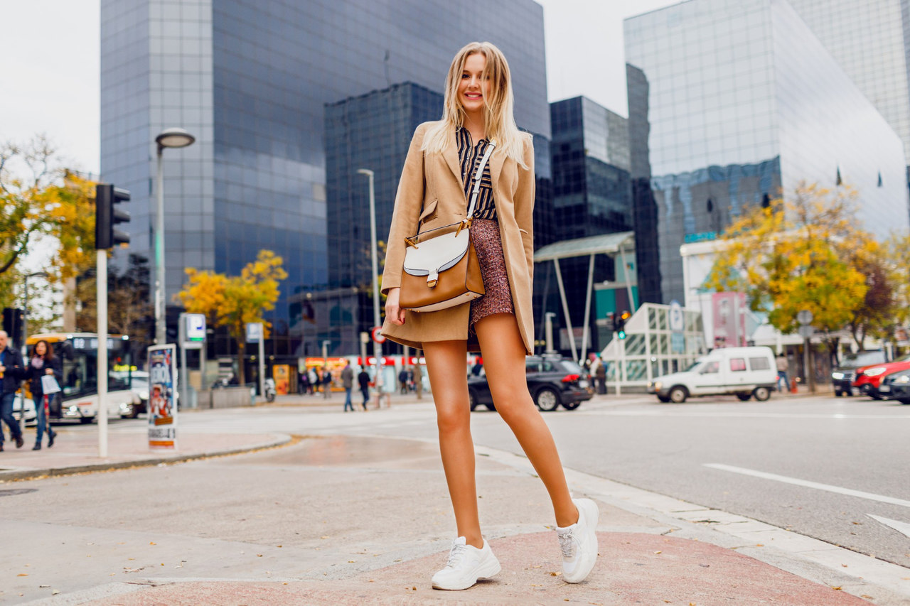 mulher posando em Nova York, uma das capitais da moda