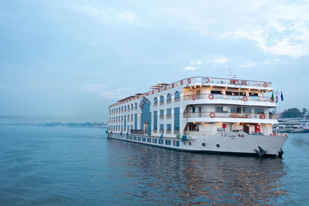 Nile Cruise from Luxor to Aswan