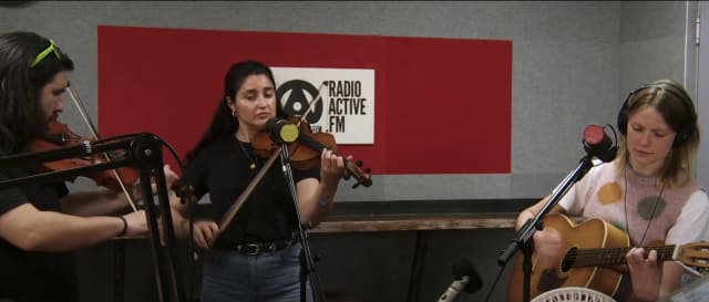 Studio Sessions: Rubita & The String Onions - Strange Company thumbnail