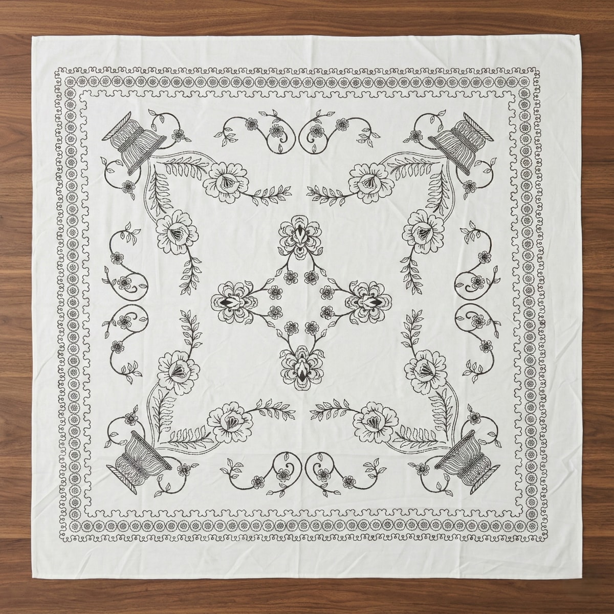 Otantik Kare Masa Örtüsü Dertsiz