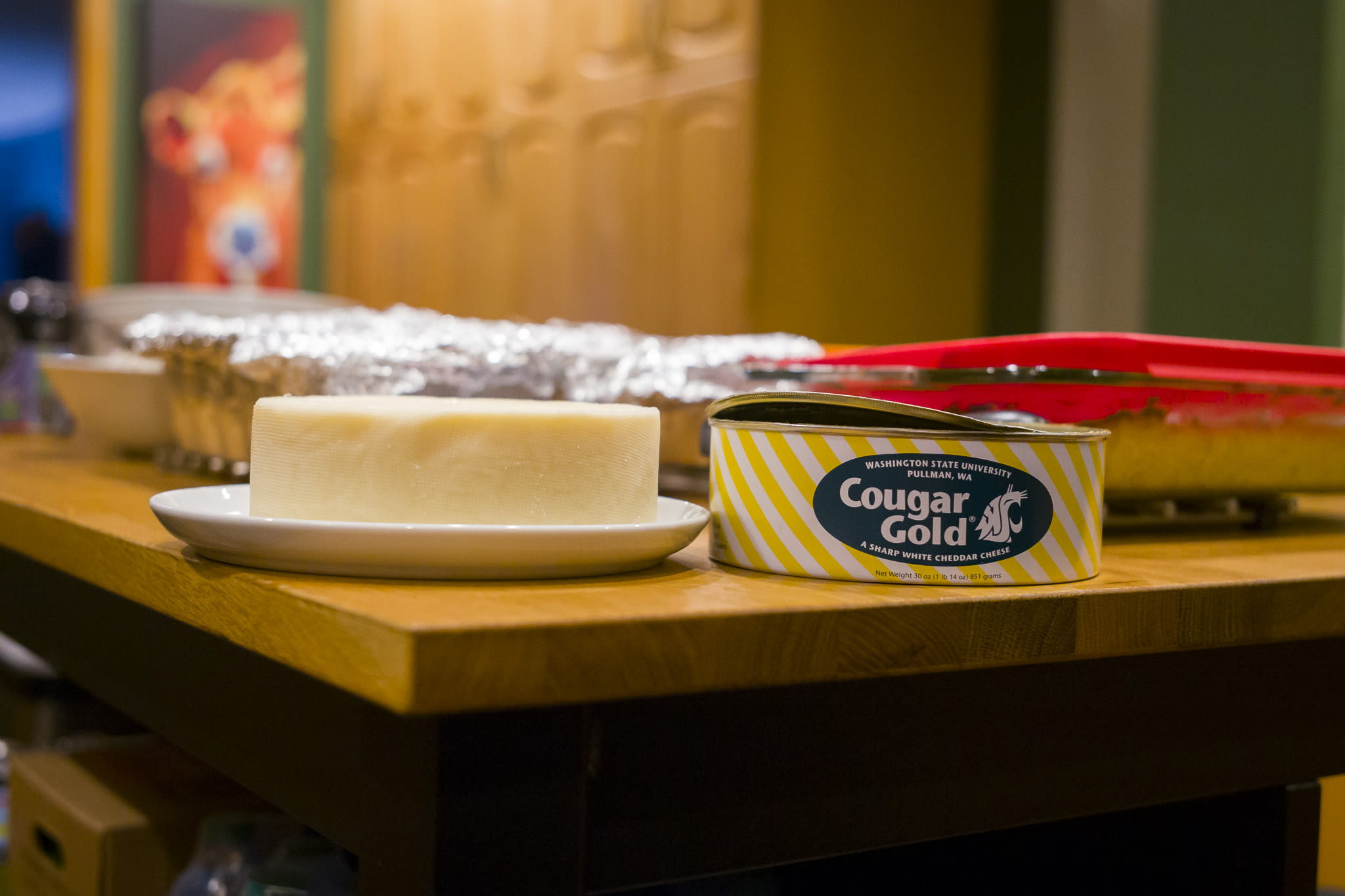 opened can of cougar gold cheese