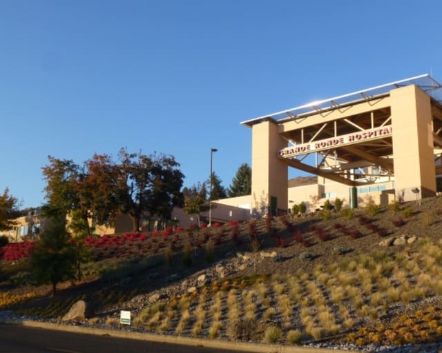 Grande Ronde Hospitals showstopping hillside wins city landscape award