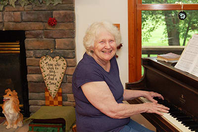 JoAnn Chapman, an accomplished pianist and retired teacher, is thankful she had a good recovery from a serious heart attack on April 6, 2018. She was flown to Lake Regional Health System from Waynesville, and within 15 minutes of her arrival, she had complete blood flow restored to her heart.