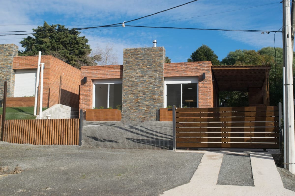 DUEÑO VENDE CASA PH EN PIRIAPOLIS A ESTRENAR — foto 1
