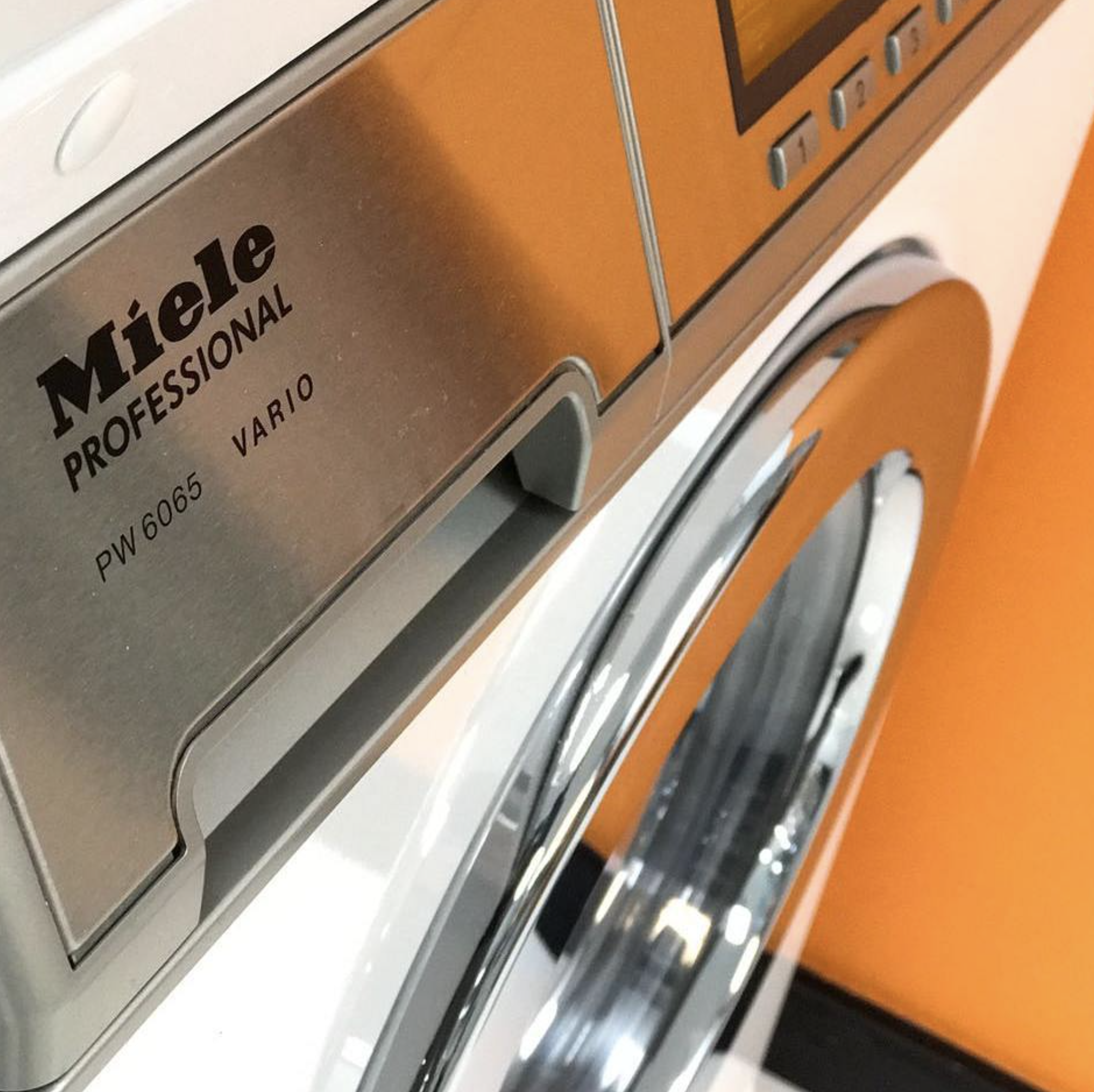 Профессиональная машина Miele Professional PW 6065 для аквачистки изделий в iCleaning