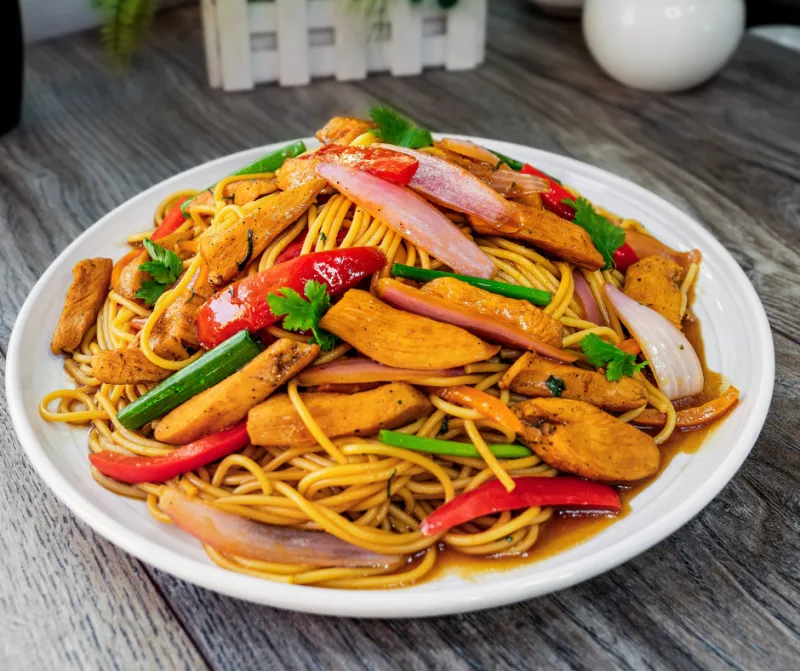 Tallarin Saltado de Pollo - Sonqu