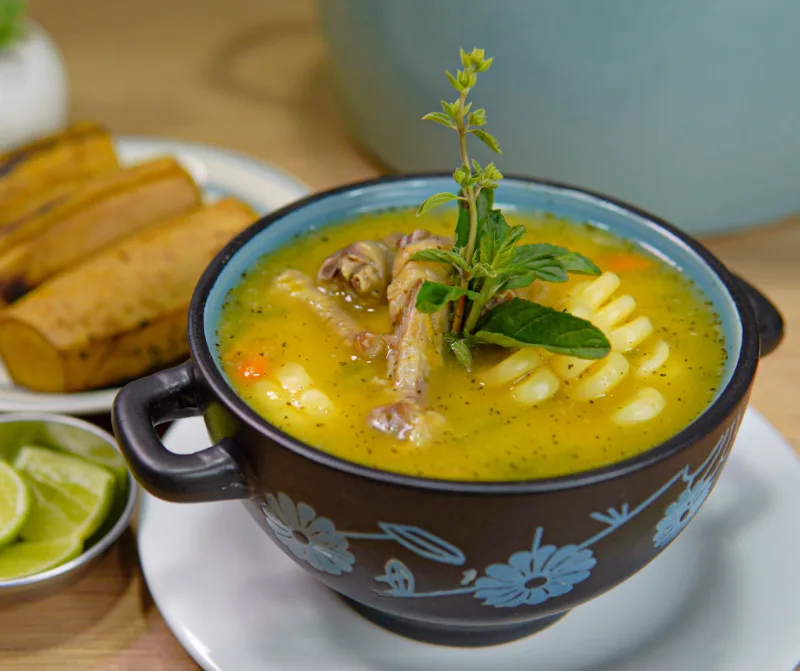 Receta Sopa de Patitas de Pollo - Sonqu