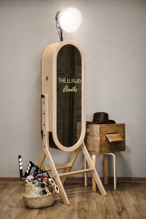 Glam booth portraits at luxury wedding