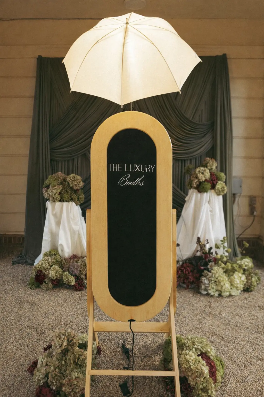 mirror selfie booth