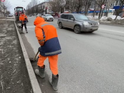 Компании-подрядчики начали весеннюю приборку улиц